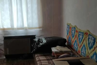 Casă cu 3 camere cu Teren 1700 Mp în Central