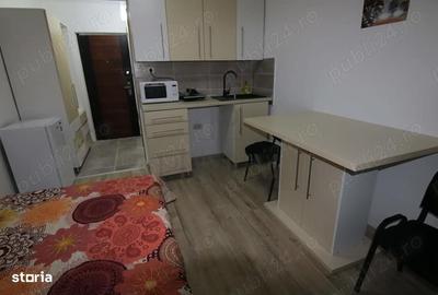 Garsonieră decomandată în Lipovei