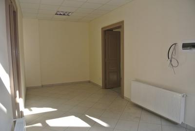 Casă cu 5 camere cu Canalizare în Popa Șapcă - 10