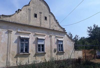 Casă cu 5 camere cu Teren 2845 Mp în Central - 4