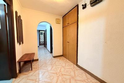Apartament cu 3 camere decomandat în Rahova