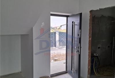Casă cu 3 camere cu Teren 330 Mp în Domnești