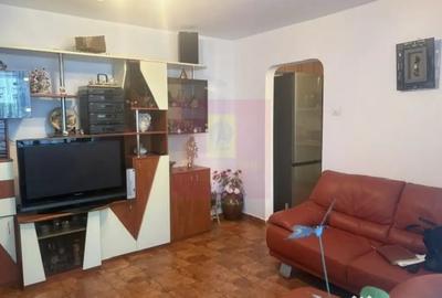 Apartament cu 4 camere semidecomandat în Militari