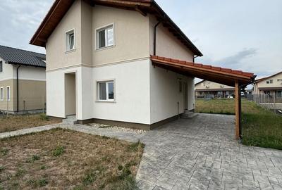 Casă cu 5 camere cu Teren 600 Mp în Moșnița Nouă