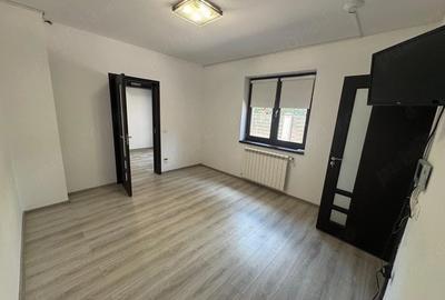 Casă cu Teren 130 Mp în Tei - 2