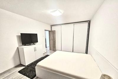 Apartament cu 3 camere decomandat în Drumul Taberei