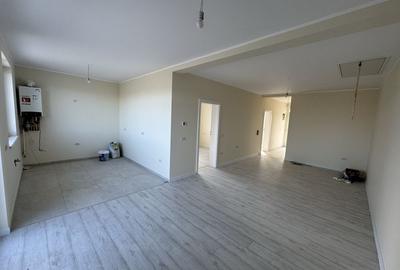 Casă cu 3 camere în Bucovăț