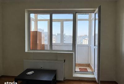 Garsonieră decomandată în Titan