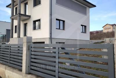Casă individuală cu 4 camere cu Canalizare în Chinteni - 1