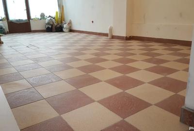 Spațiu comercial, de 45 mp, în Central