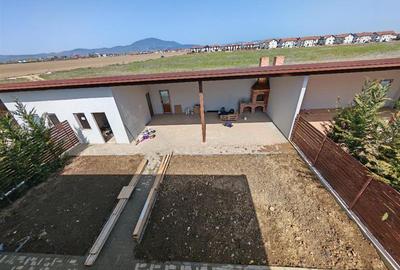 Casă individuală cu 4 camere cu Canalizare în Periferie - 24
