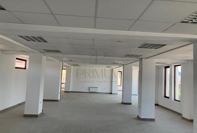 Casă cu 4 camere cu Canalizare în Dâmbovița