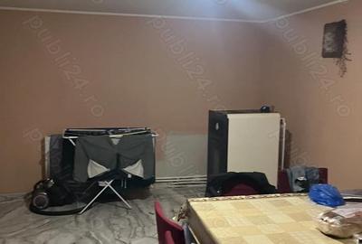 Casă cu 3 camere cu Teren 16 Mp în Central - 1