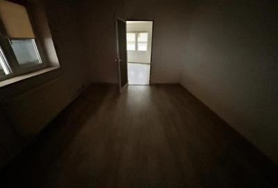 Spațiu comercial, de 90 mp, în Central