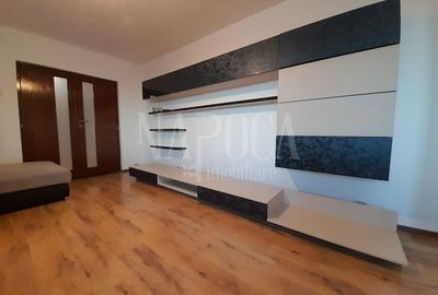 Apartament cu 3 camere semidecomandat în Decebal