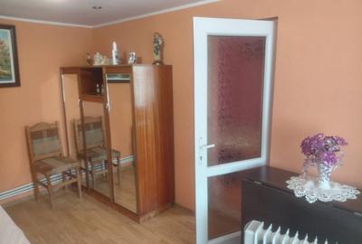Casă cu 2 camere cu Teren 800 Mp în Exterior Vest