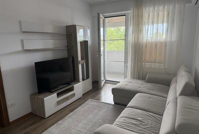 Apartament cu 3 camere semidecomandat în Central - 1