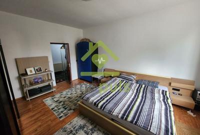 Apartament cu 2 camere decomandat, mobilat în Fratelia