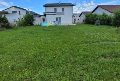 Casă cu 4 camere cu Teren 500 Mp în Sânpetru - 1