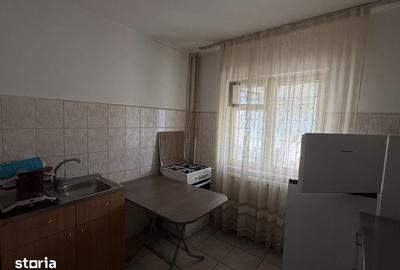 Apartament cu 2 camere decomandat în Calea București