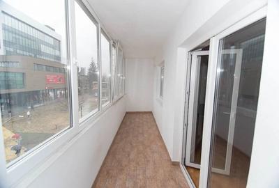 Apartament cu 3 camere semidecomandat în Ultracentral