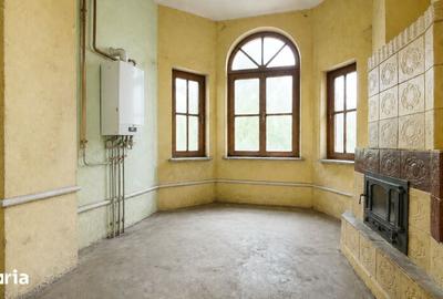 Apartament cu 8 camere în Central