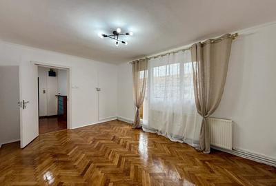 Apartament cu 3 camere decomandat în Gheorghe Lazăr