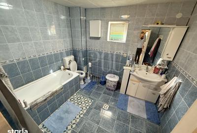 Casă cu 5 camere cu Teren 1100 Mp în Iris