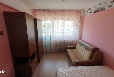Apartament cu 3 camere semidecomandat în Ultracentral
