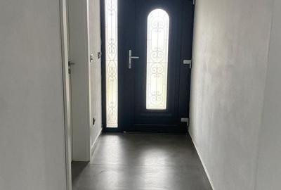 Casă cu 5 camere cu Teren 950 Mp în Vânători