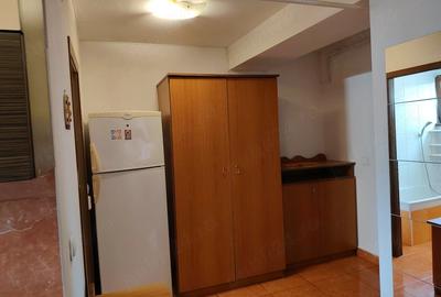 Apartament cu 2 camere decomandat în Gara de Nord