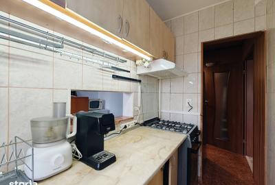 Apartament cu 3 camere în Florilor