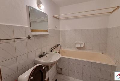 Apartament cu 2 camere decomandat în Carpați 2
