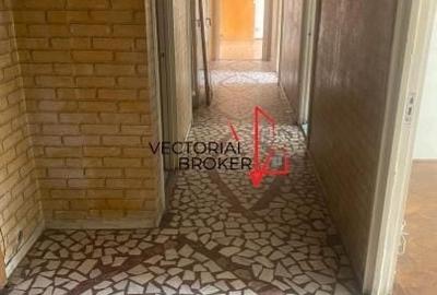 Apartament cu 4 camere decomandat în Pantelimon