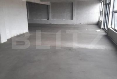 Spațiu comercial, de 755 mp, în Central - 2