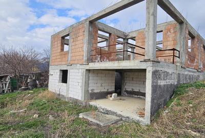 Casă cu 4 camere în Ciucurova