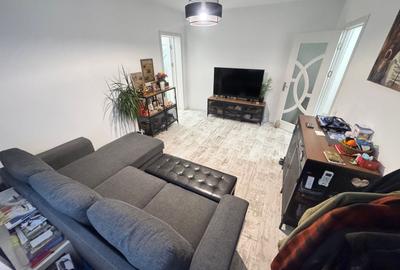 Apartament cu 3 camere decomandat, mobilat în Faleza Nord