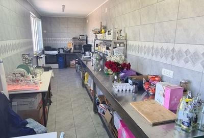 Casă cu 4 camere în Dobrogostea
