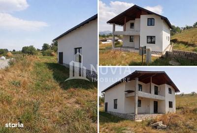 Casă cu 4 camere cu Teren 1400 Mp în Vințu de Jos - 1