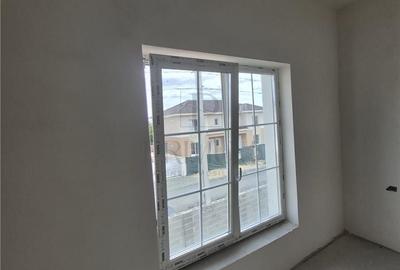 Casă cu 4 camere cu Teren 330 Mp în Moșnița Nouă