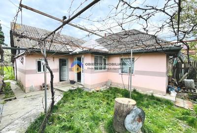 Casă cu 3 camere cu Teren 1419 Mp în Central