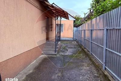 Casă cu 5 camere cu Teren 557 Mp în Central
