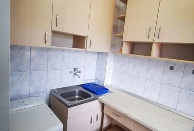Garsonieră decomandată în Narcisa