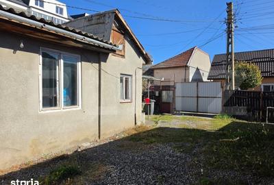 Casă cu 2 camere cu Teren 483 Mp în Criș