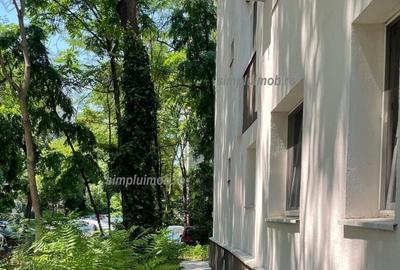 Apartament cu 2 camere semidecomandat, mobilat în Crângași