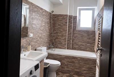 Apartament cu 2 camere decomandat în Apărătorii Patriei