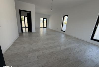 Casă cu 4 camere cu Teren 705 Mp în Central