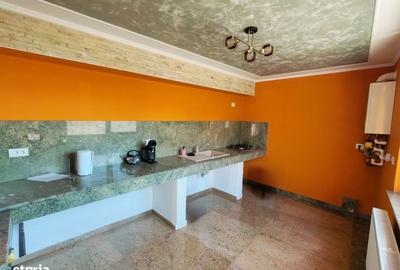 Casă cu 3 camere cu Teren 300 Mp în Central