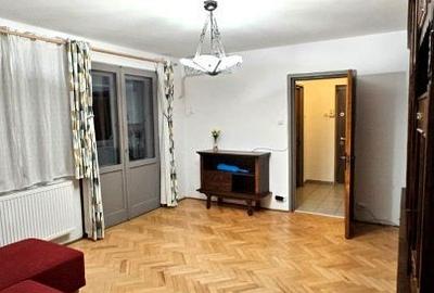 Apartament cu 3 camere, mobilat în Lujerului