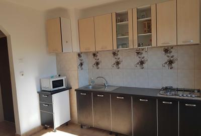Apartament cu 2 camere semidecomandat în Decebal